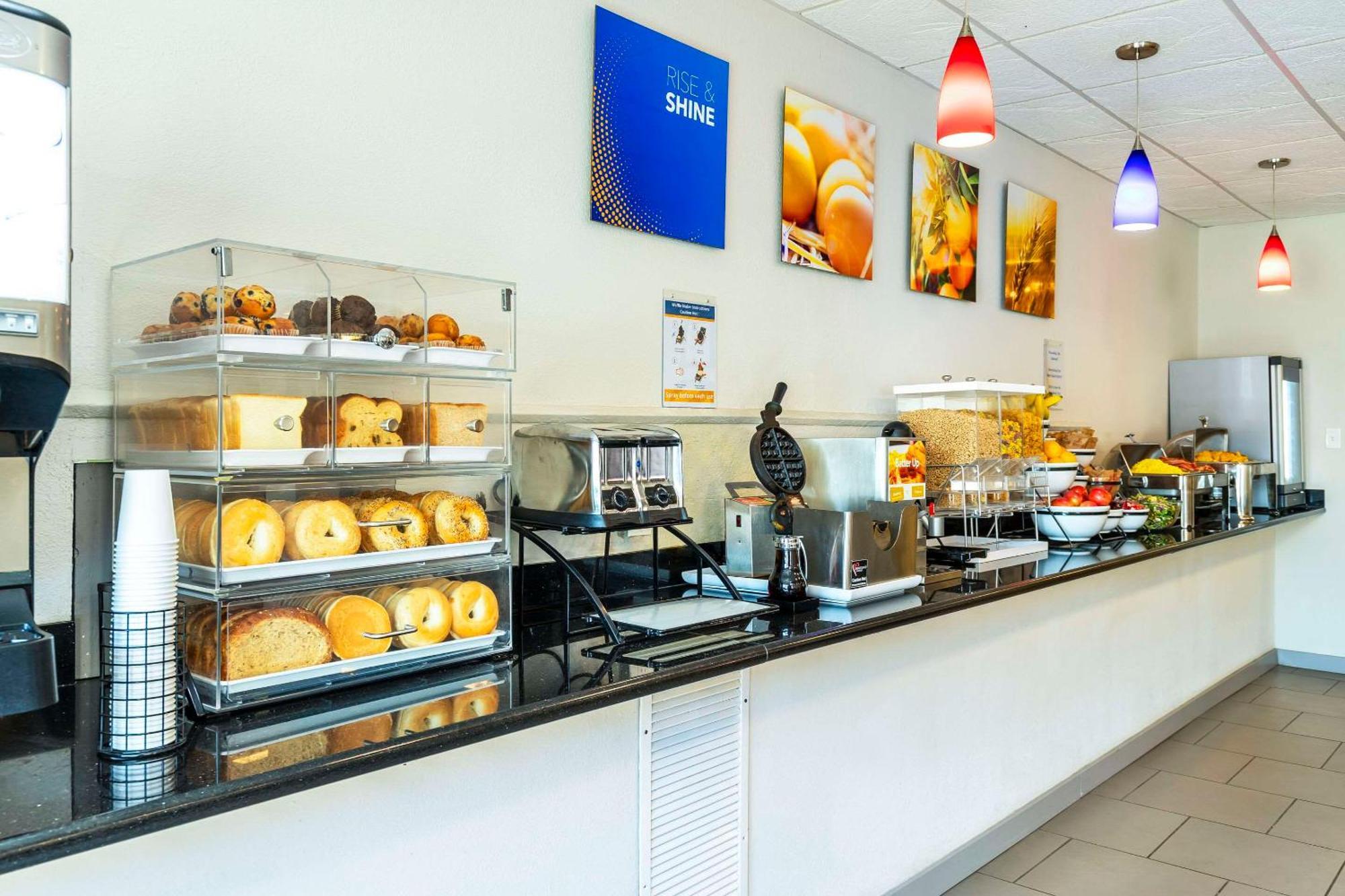 Comfort Inn & Suites Yorkton Extérieur photo