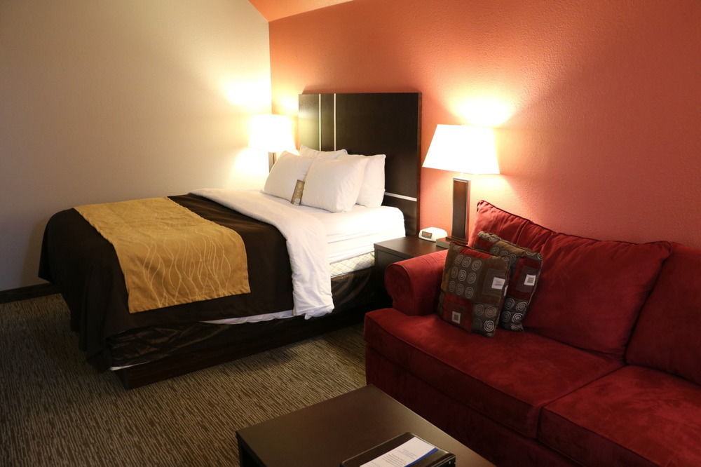 Comfort Inn & Suites Yorkton Extérieur photo